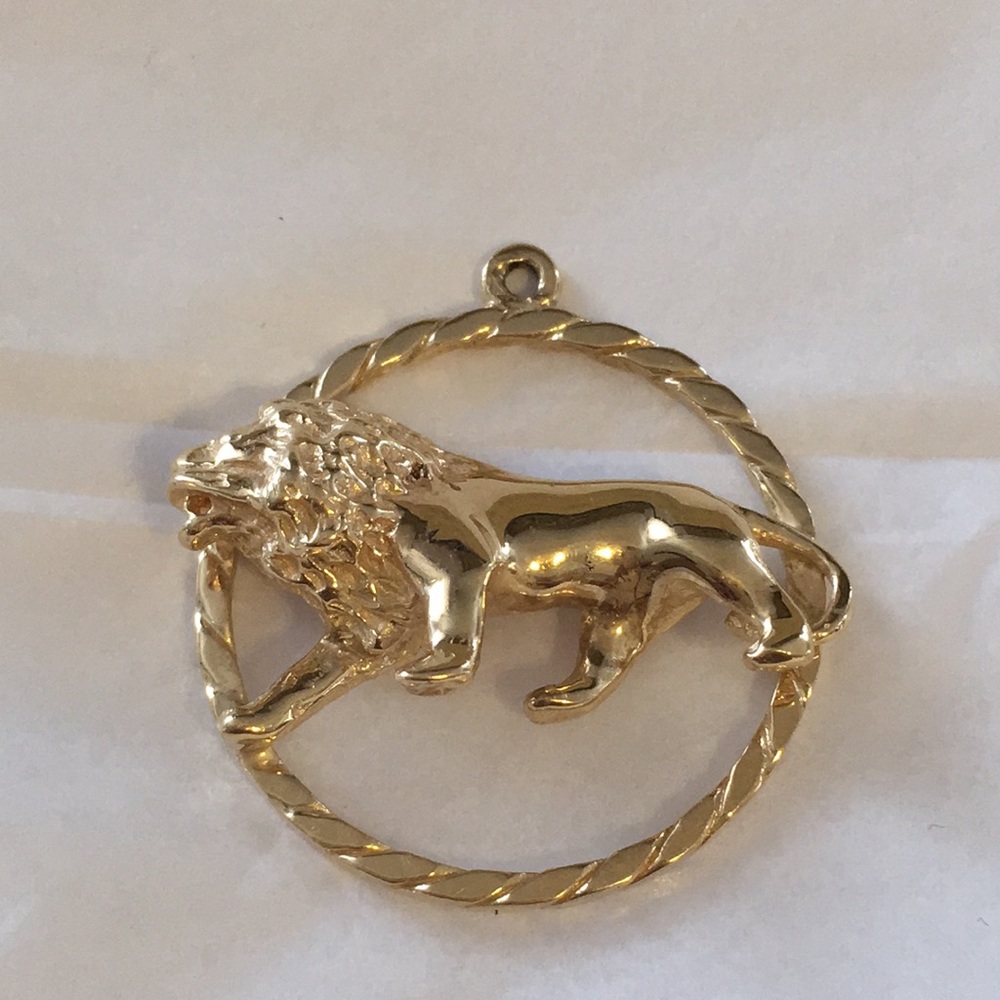 Lion 14k gold pendant
